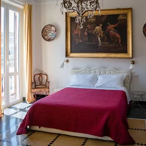 https://the-chandelier.hotelitalianriviera.com